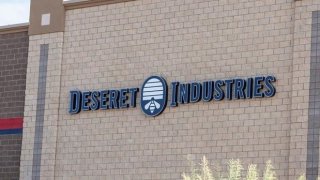 Deseret Industries, un negocio de capacitación laboral sin fines de lucro, propiedad de La Iglesia de Jesucristo de los Santos de los Últimos Días.