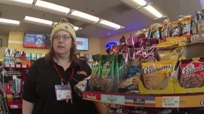 En video: empleada se niega a recibir ID de Puerto Rico