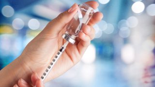 El costo será menor si las aseguradoras colocan el tratamiento de medicamentos a menor precio y renuncian a los deducibles.