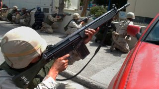 Militares en un operativo en Tijuana