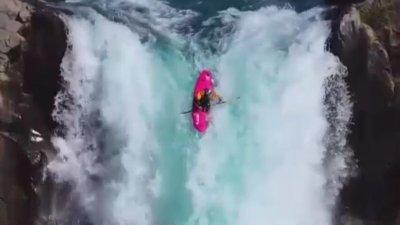 En video: el increíble salto de un kayakista de una de las cascadas más altas del mundo