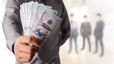 Miembros de la comunidad hispana de Utah aún no reciben el cheque de estímulo