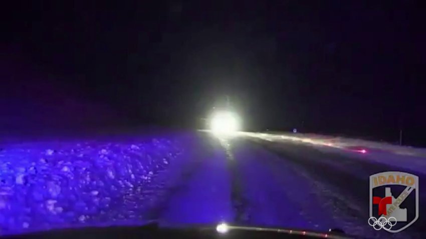 Captado en video: camión se resbala debido a la nevada y choca a patrullero de Idaho
