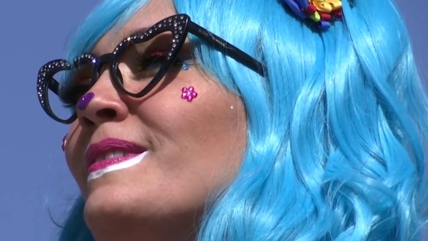 Madre de Utah regala sonrisas para mantener a sus hijos