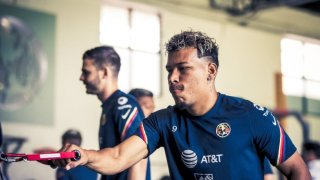 Fotografía de dos de los jugadores del América involucrados en un escándalo.