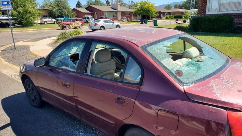 Decenas de autos y viviendas sufren vandalismo en Roy