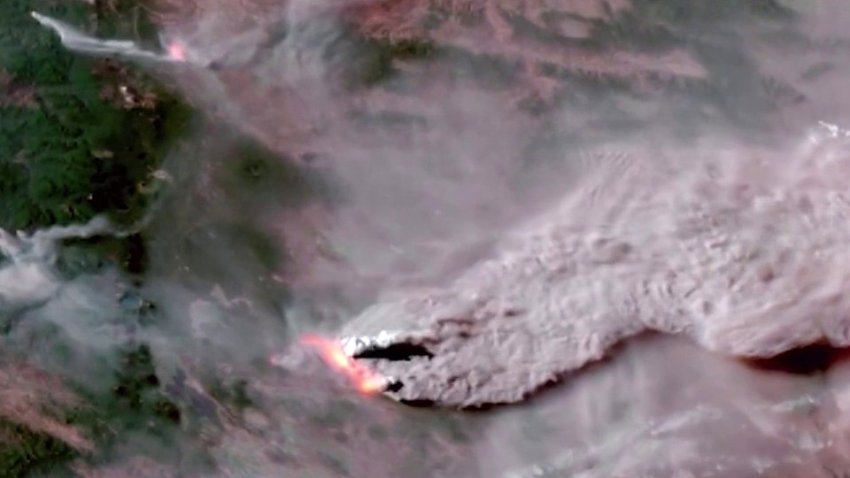 Desde el espacio: así se ven los incendios que devoran el noroeste de EEUU