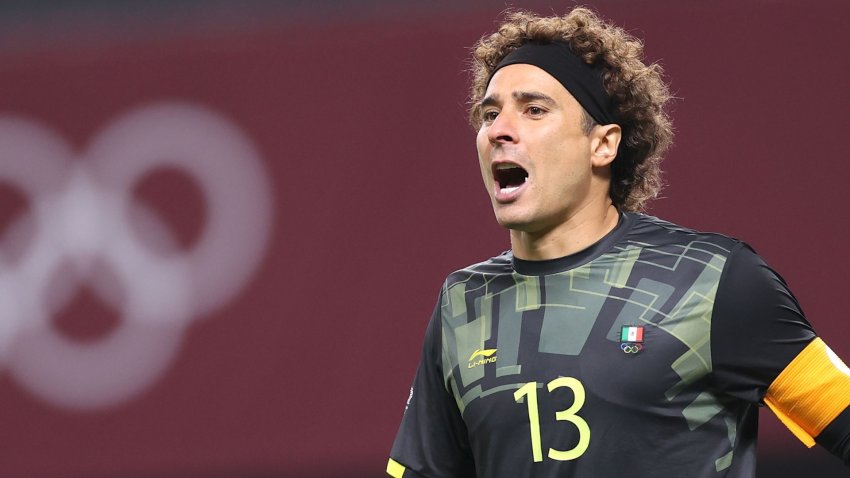 Guillermo Ochoa, portero mexicano con mejor currículum en la historia