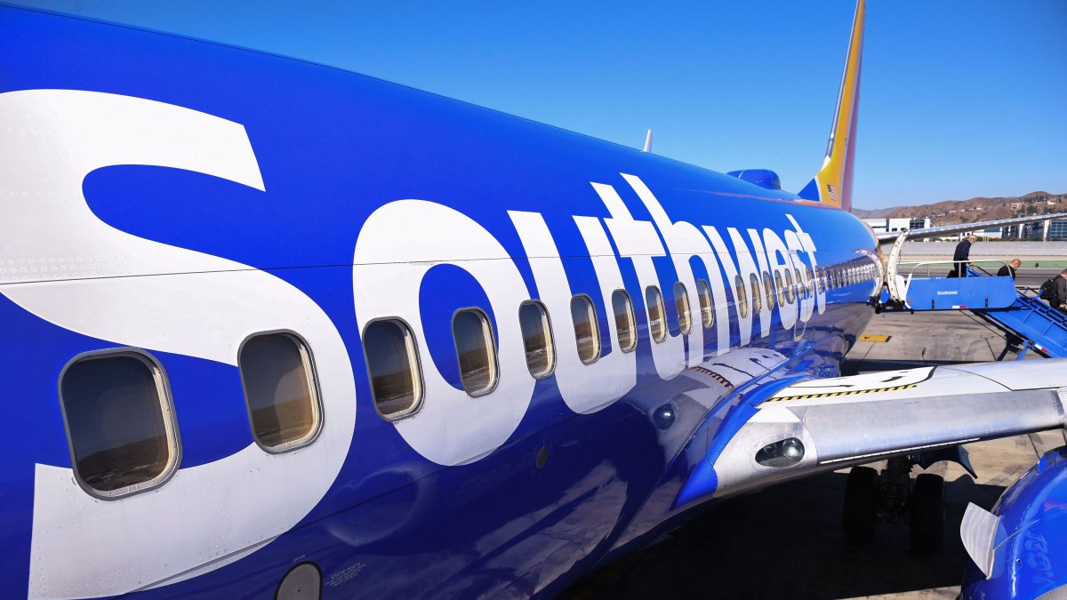 Siguen cancelaciones masivas de vuelos de Southwest Airlines
