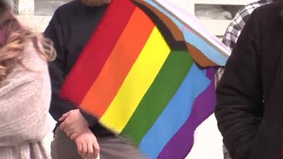 Spencer Cox vetará el proyecto de ley que crearía algunas limitantes para atletas trangénero