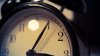 Trump parece publicar número telefónico de senador en  esfuerzo por hacer permanente el horario de verano