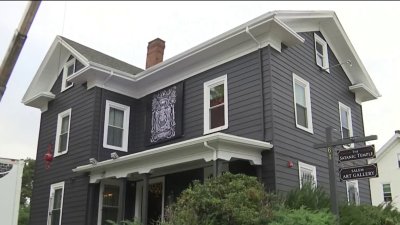 Templo satánico reclama por el derecho a izar su bandera frente a alcaldía de Boston