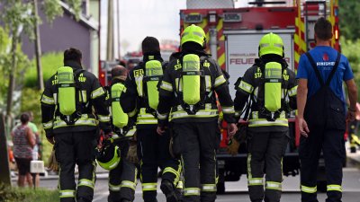 Incendio forestal rodea un tren en España, las llamas arden en toda Europa
