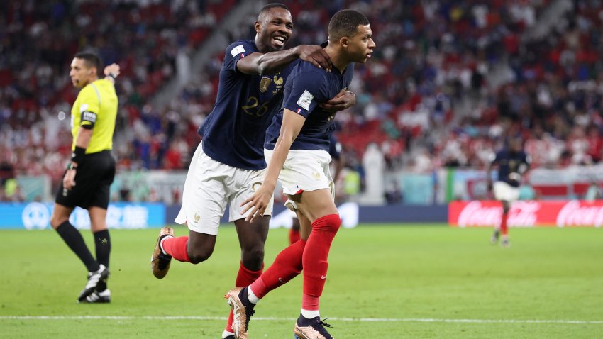 Mbappé marca su segundo gol ante Polonia con un derechazo