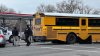 Peatón muere arrollado por autobús escolar cerca de la escuela secundaria Hillcrest
