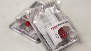 Crisis de opioides: instalan equipos de emergencia con Naloxona en el sur de Arizona