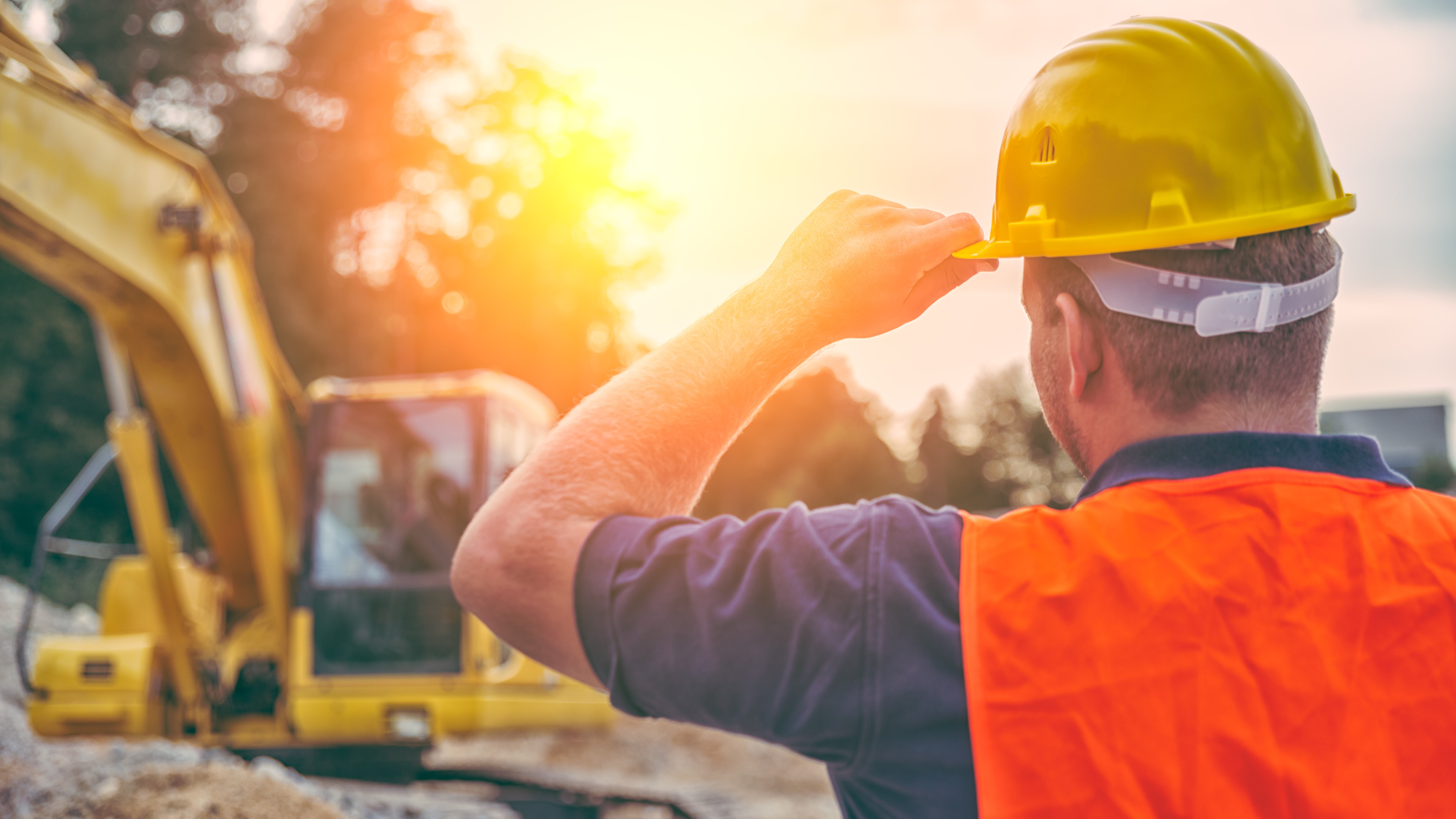 ¿Trabajas bajo el sol? Aquí te explicamos cuáles son tus derechos