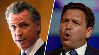 Combinación de fotos entre los gobernadores de California y Florida, Gavin Newsom y Ron DeSantis.