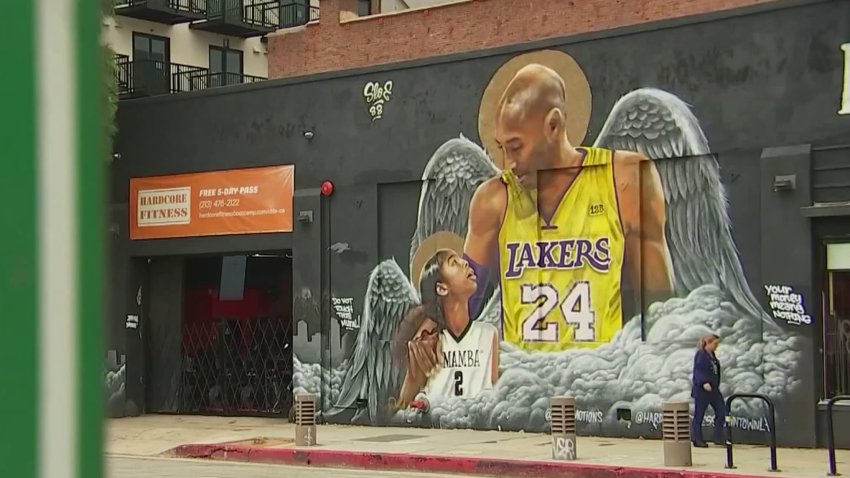 Mural de Kobe y Gigi Bryant se queda por un año más