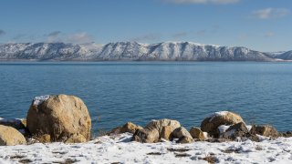 Esto permitirá que las inversiones de los valles se fortalezcan, lo que atrapara el aire más frío a lo largo de los fondos de los valles y la neblina del valle se vuelva más espesa cada día.