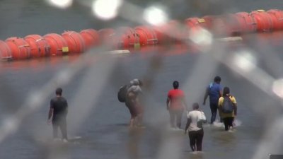 “Nos ha tocado levantar bebés”: socorristas abrumados ante recuperación de cadáveres en el Río Grande