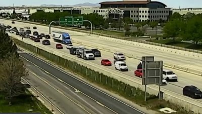 Condado Salt Lake: mujer muere atropellada tras espicharse su llanta en autopista