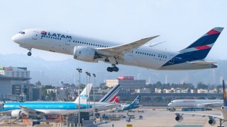 La repentina pérdida de altura de un avión de LATAM en pleno vuelo desató la investigación de la FAA de los aviones Boeing 787.