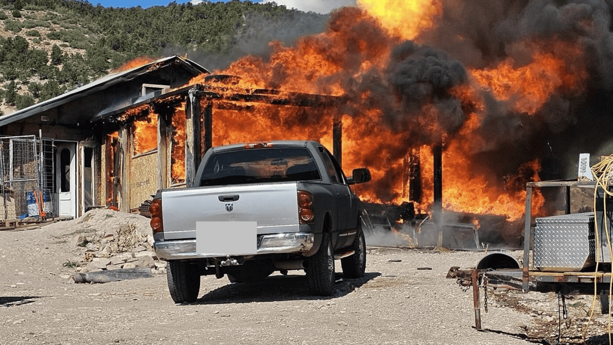 Three structures in total loss after several propane tanks explode – Telemundo Utah