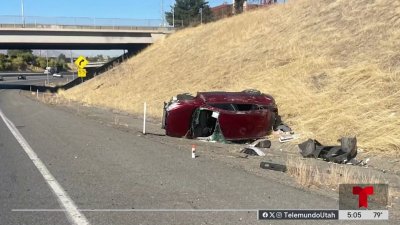 Una persona en estado crítico tras volcar su auto en la I-215