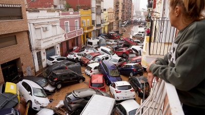 Inundaciones en España dejan al menos 95 muertos, hay varios desaparecidos