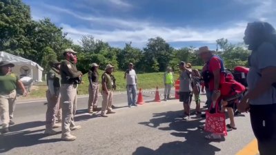 La caravana migrante se topa con el bloqueo de las autoridades en el sur de México