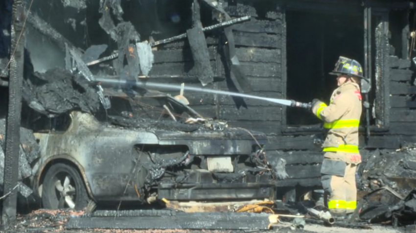 Fuego destruye su casa y llora la muerte de su perro porque no pudo salvarlo