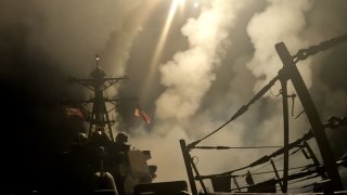 Las fuerzas del Comando Central de EEUU (CENTCOM) llevan a cabo ataques aéreos de precisión que dan inicio a una serie de operaciones contra objetivos hutíes respaldados por Irán en todo Yemen, según el CENTCOM, el 15 de marzo de 2025.