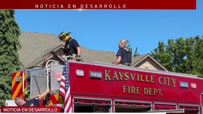 Bomberos acuden a un incendio de una vivienda en vecindario de Kaysville