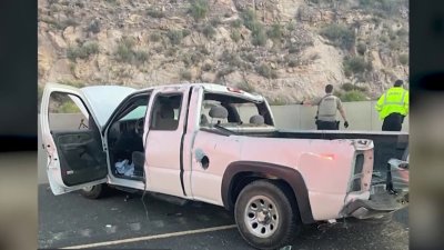 Camioneta presuntamente robada se vuelca en la I-15 y deja tres personas heridas