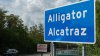 ICE saca a inmigrantes del centro de detención “Alligator Alcatraz” en Florida
