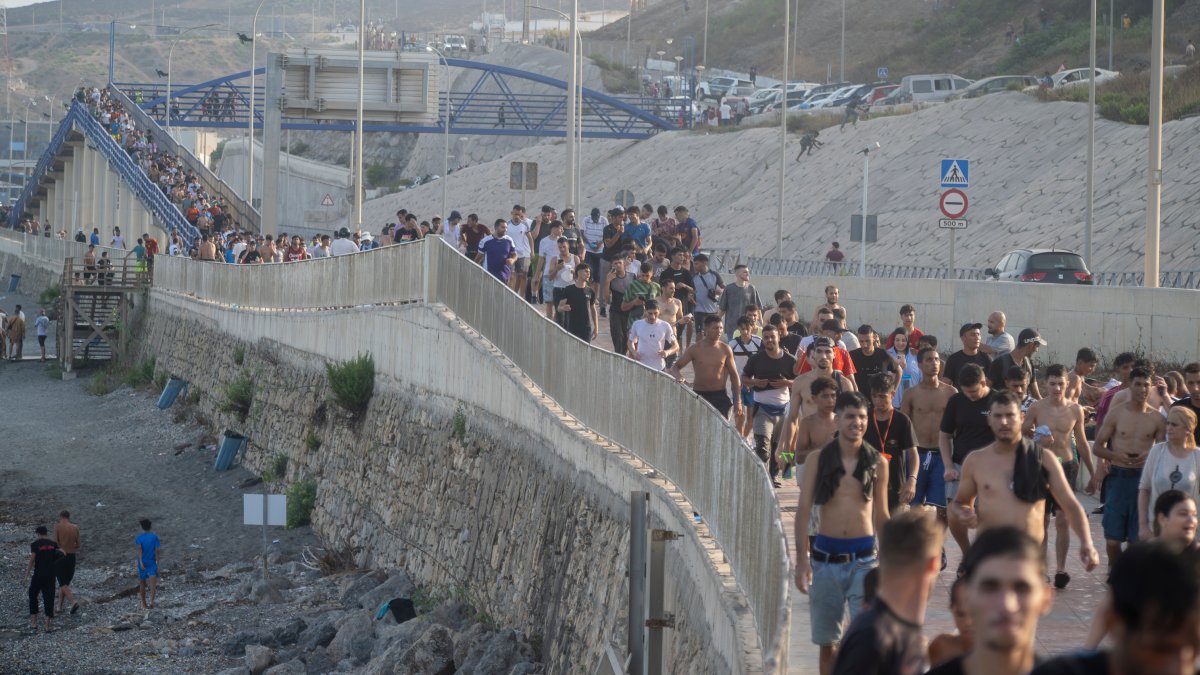 ¿Qué está pasando en Ceuta? Todo lo que debes saber sobre la “crisis humanitaria” en España