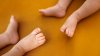 Acusan a madre en Utah de abuso infantil agravado contra sus hijos gemelos de tres meses